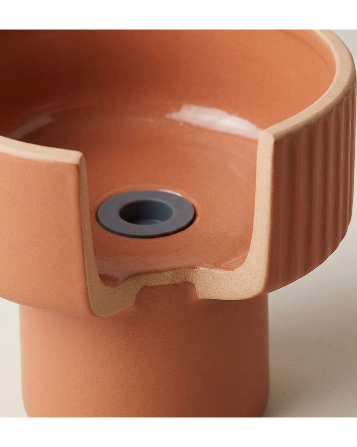 Wjmrg Low Pedestal Ceramic Bowl Planter Terracotta 24 cm - Detail view